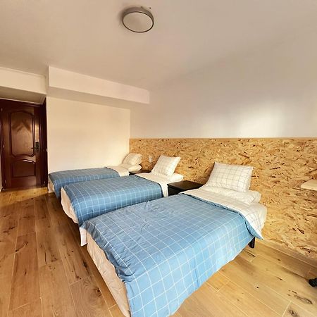 Fudodo舒适3 Beds Hotell L'Hospitalet de Llobregat Exteriör bild