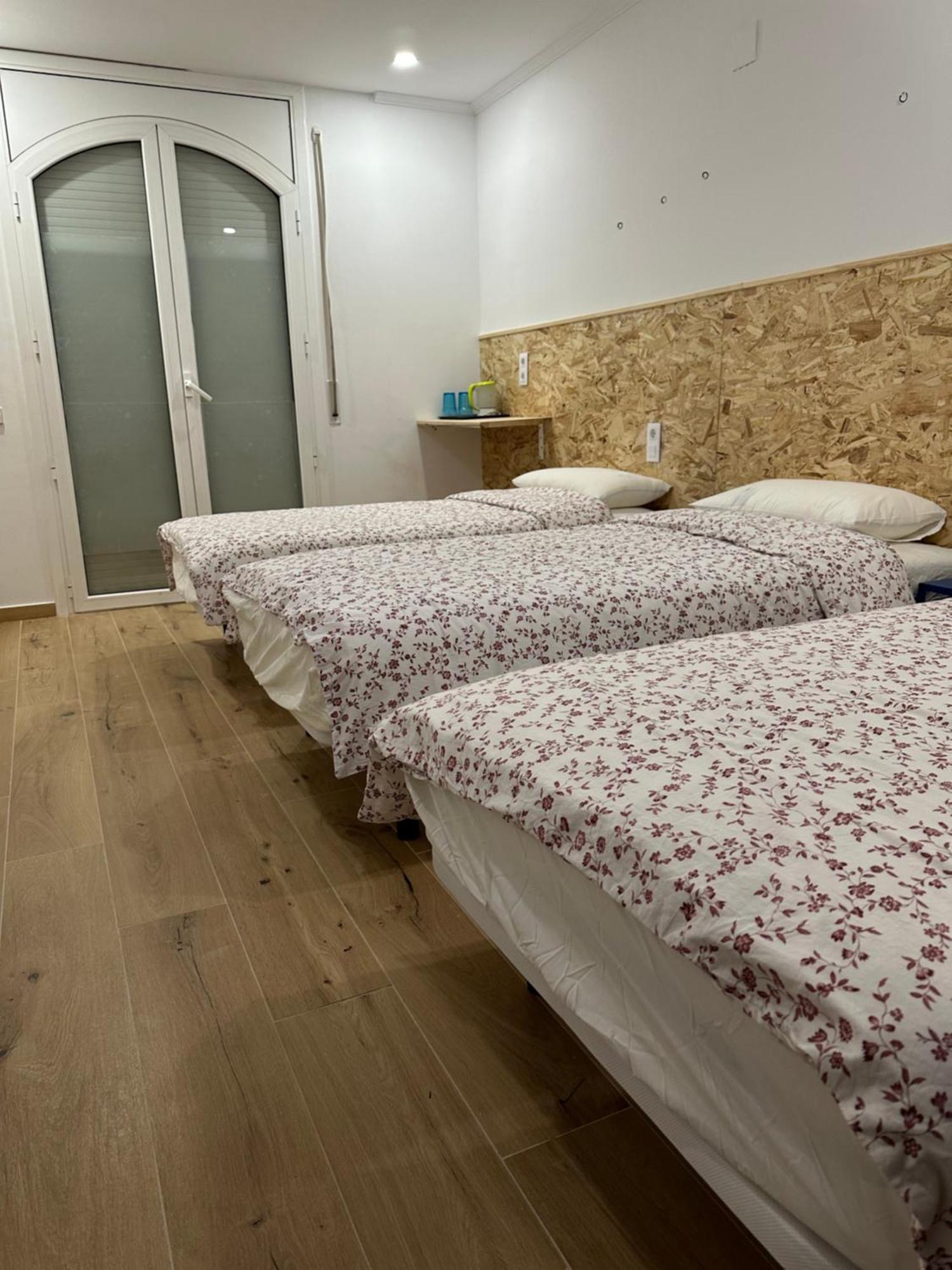 Fudodo舒适3 Beds Hotell L'Hospitalet de Llobregat Exteriör bild