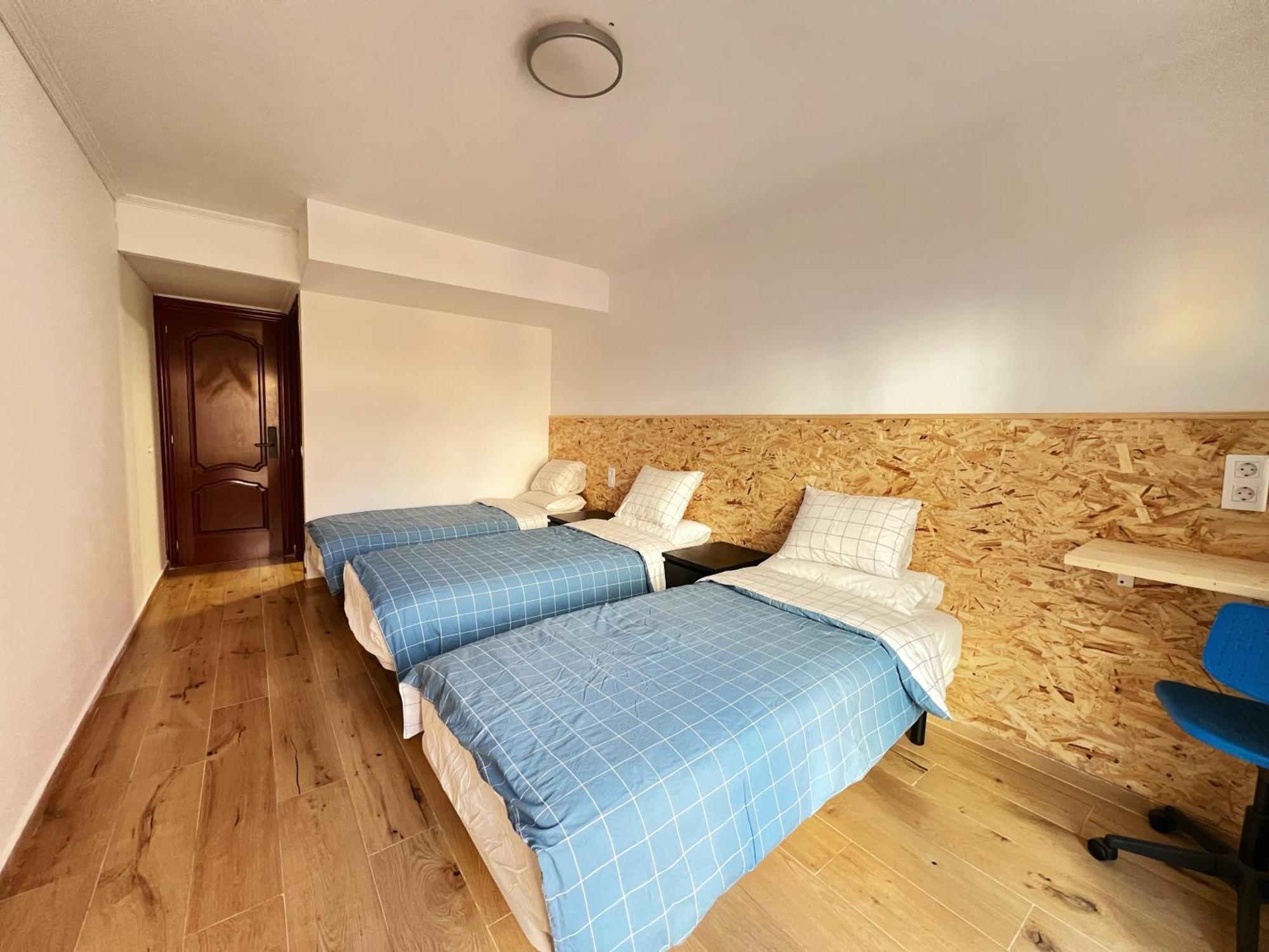 Fudodo舒适3 Beds Hotell L'Hospitalet de Llobregat Exteriör bild